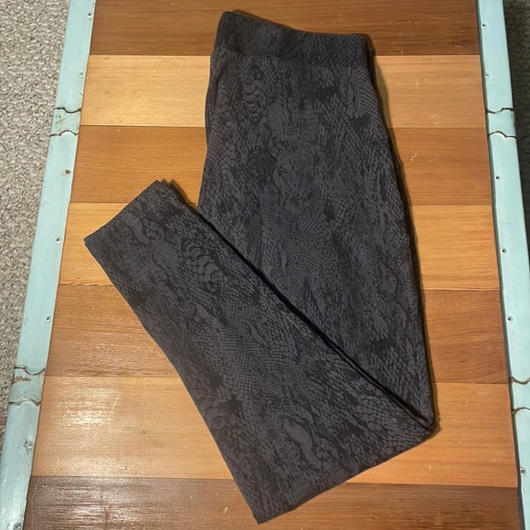 torrid Pants - Torrid snakeskin print leggings